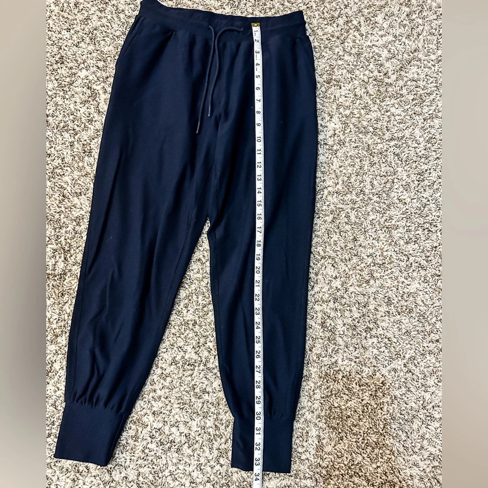Vuori Women’s Black Jogger Pants - Size X-Small